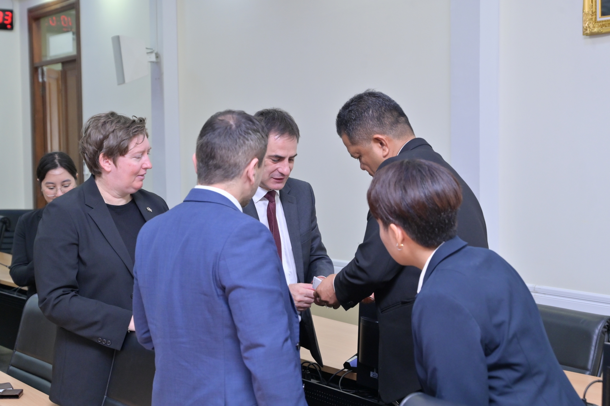 LINE ALBUM 03 02 69 260203 03